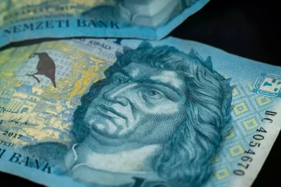 Személyi kölcsön készpénzes fizetéssel: mit fogadnak el a bankok?